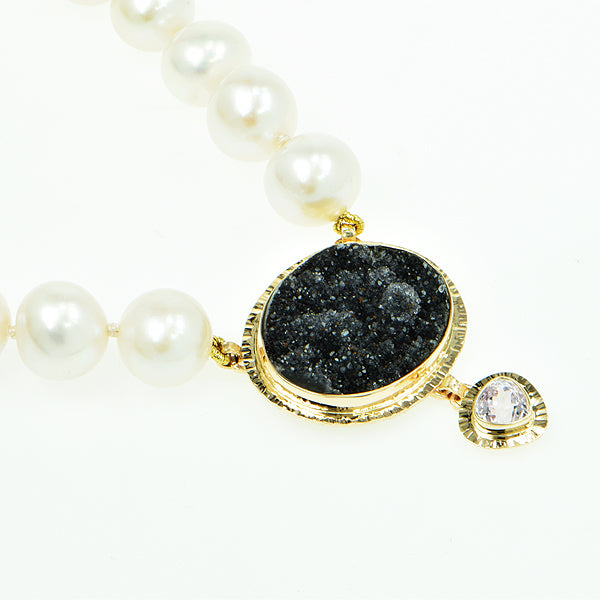 Black Drusy Quartz Cabochon and Kunzite Faceted Freshwater Pearl Necklace