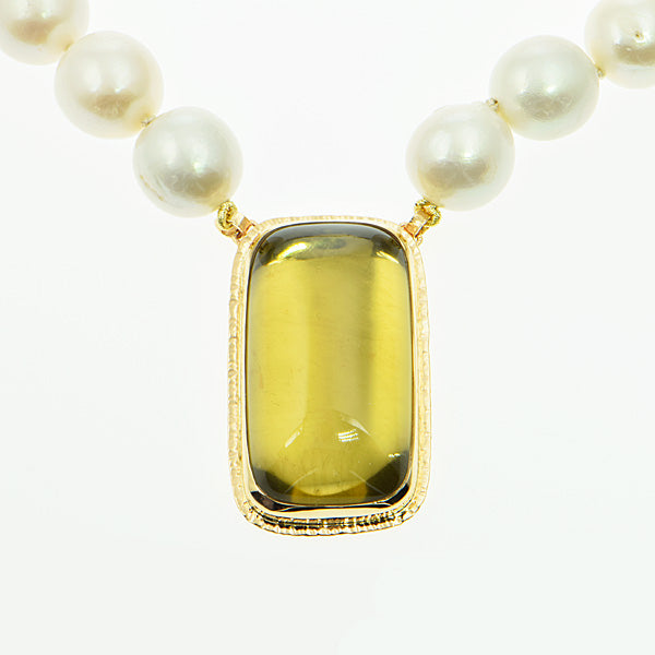 98 ct. Lemon Citrine Cabochon and 15mm Freshwater Pearl Necklace