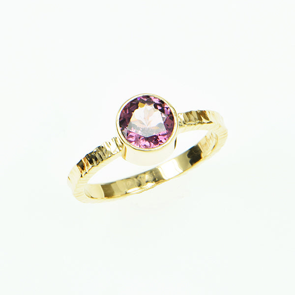 Raspberry Ceylon Spinel Faceted Ring